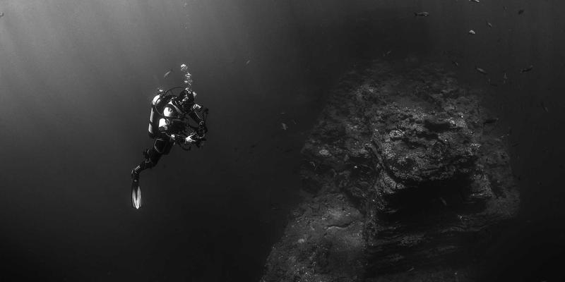 工业4.0新引擎：数字孪生技术如何重塑制造业，实现从虚拟调试到全生命周期优化