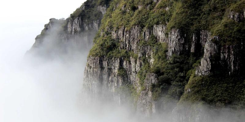 工业4.0时代下的绿色制造实践：机械加工工厂的能效管理与可再生能源集成案例