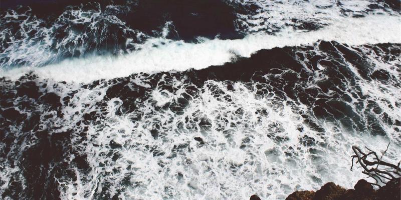 工业无线网络新纪元：Wi-Fi 6与5G专网如何重塑机械加工与自动化物流