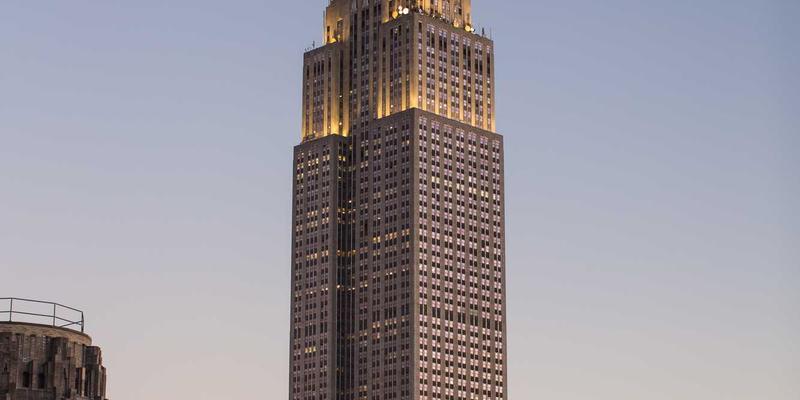 智能制造驱动绿色革命：制造业的能效优化与碳足迹管理实践